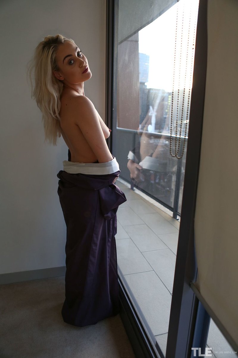 Нелинка, 21 год, 1 размер груди